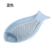 Load image into Gallery viewer, 1pcs Wheat Straw Fish Shaped Dumpling Plate Creative Dumpling Dishes With Vinegar Dish Sushi Plate Drain Pan
